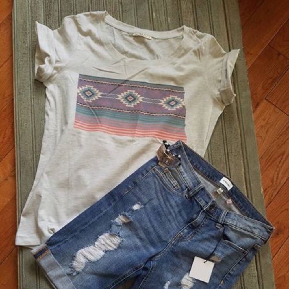 ND Aztec tee